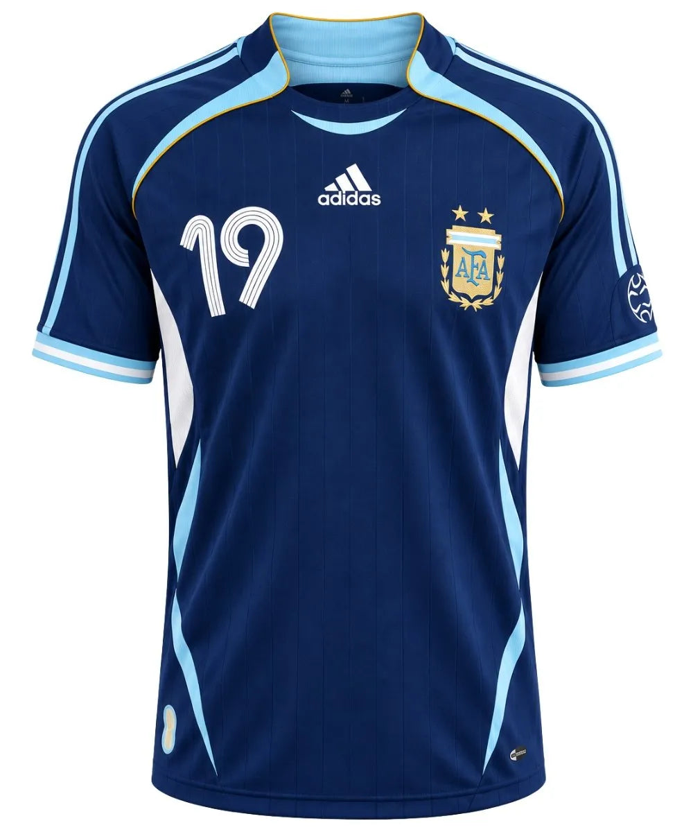 Argentina 2006 away retro football jersey with Messi 19 printing